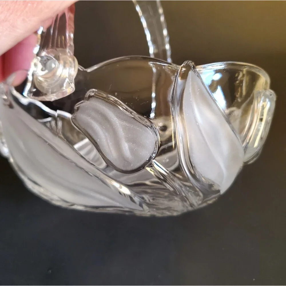 90s Mikasa Nadine Frosted Tulip Elegant Polished Glass Basket Acrylic Handle Vtg